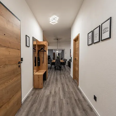 Διαμέρισμα #14 Jsliving Deluxe - Penthouse Mit Dachterrasse Und Panoramablick Kochinsel Badewanne Highspeedwlan *